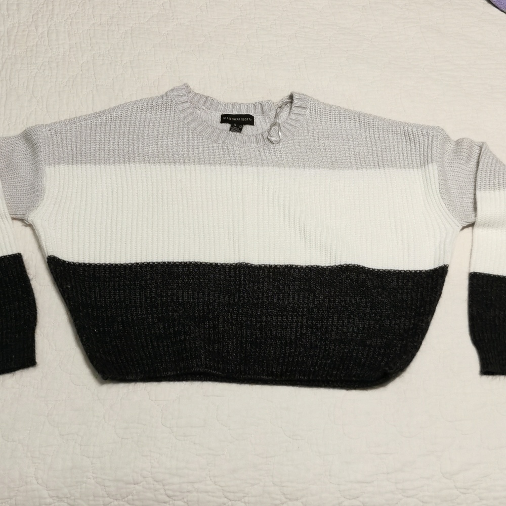 Crop sweater